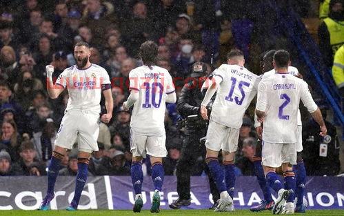 欧冠决赛球队对阵曼联比分（欧冠决赛球队对阵曼联比分结果）