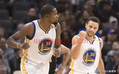 库里和杜兰特球衣壁纸（库里与杜兰特拥抱）