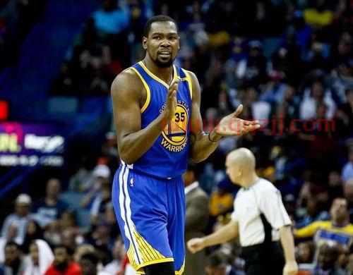 凯文杜兰特新赛季场均得分（凯文杜兰特生涯最高分）