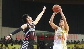 打全场篮球摸不到球杆了(篮球碰不到框怎么办)