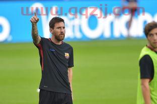 内马尔梅西滚草坪照片(内马尔训练遇梅西盯防)