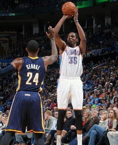 这赛季乔治杜兰特争得分王(杜兰特乔治单挑谁赢了)