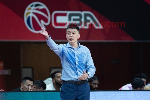 辽宁杨鸣主教练