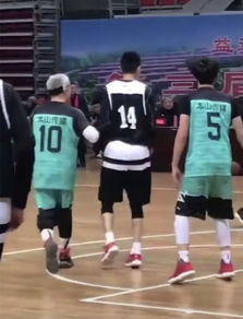 怎么打篮球能打全场比赛(怎么打篮球能打全场比赛呢)