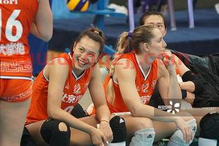 中国女排队员穿旗袍的视频(中国女排穿的什么样的内衣)