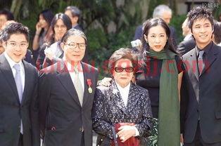 霍震霆现任妻子